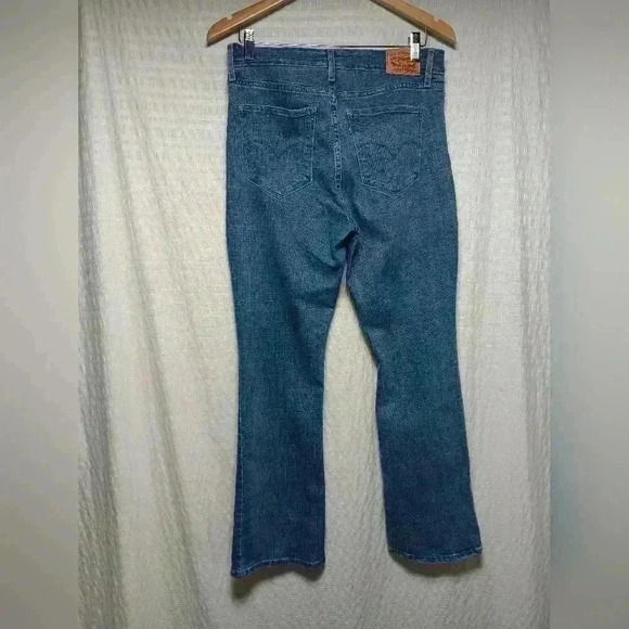 Levi's 725 Highrise boot cut jeans. Ladies  Size 31x30 - Picture 2 of 9